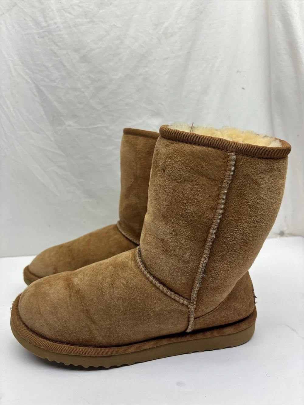UGG Classic Short Boots, SZ 6 women’s, box 51